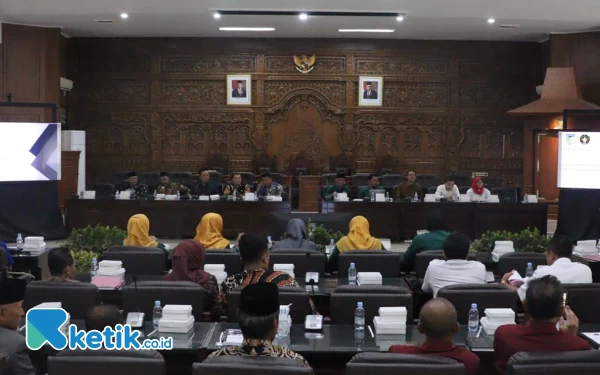 Thumbnail Jelang Masa Purna, DPRD Kabupaten Kediri Susun Raperda Bantuan Hukum Bagi Masyarakat Miskin