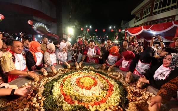 Foto Festival Rujak Uleg. (Foto: Pemkot Surabaya)