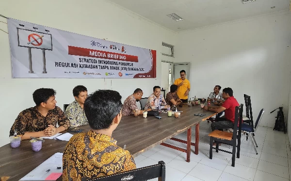 Thumbnail Berita - Kawasan Tanpa Rokok, The Aceh Institute Gelar Dialog dengan Wartawan di Nagan Raya