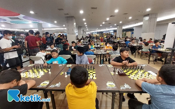 Foto Suasana turnamen Junior Rapid Chess Championship 2024. (Foto: Husni Habib/Ketik.co.id)