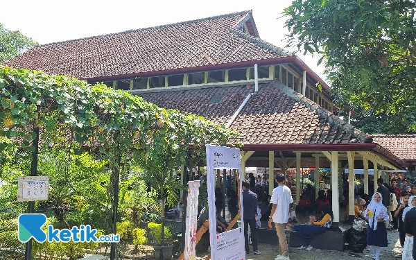 Foto Bentuk atap aula SMA Negeri 11 Yogyakarta, Sabtu (18/5/2024), (Foto: Fajar Rianto/Ketik.co.id)