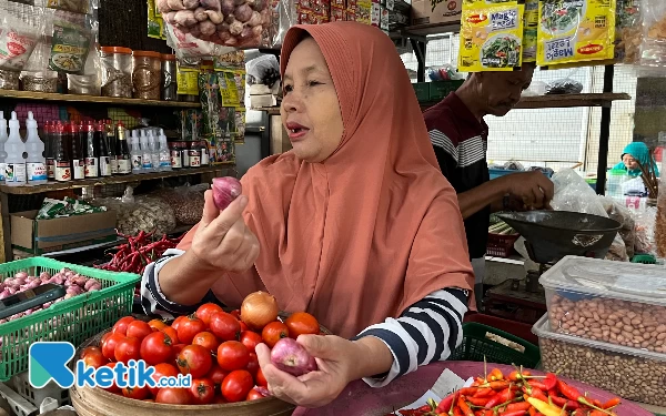 Thumbnail Masih Mahal, Banyak Warga Kota Malang Cari Bawang Merah Probolinggo