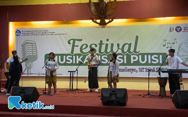 12 SMA Terbaik Bersaing dalam Festival Musikalisasi Puisi Balai Bahasa Jatim