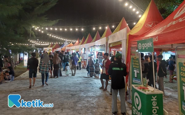 Foto Suasana Surabaya Pesta Pora Festival Tepi Pantai. (Foto: Husni Habib/Ketik.co.id)