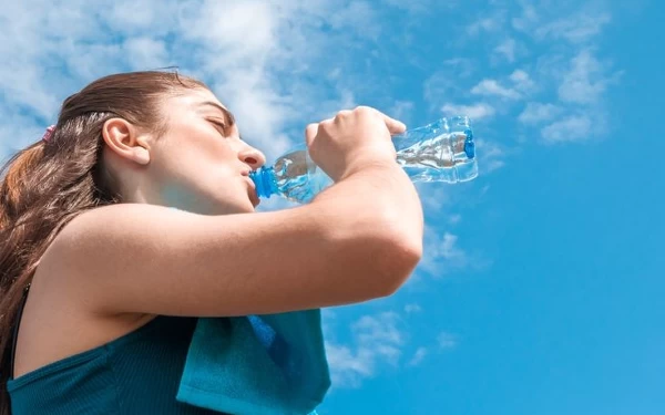 Thumbnail Berita - Musim Panas, Berikut Minuman Terbaik Anti Dehidrasi