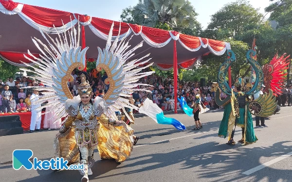 Thumbnail Berita - Gelaran Surabaya Vaganza, Wali Kota Eri Ingatkan Warga Sejarah Kota Pahlawan