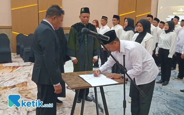 Thumbnail Berita - 72 Anggota PPS Kota Batu Dilantik, Ketua KPU Ingatkan 11 Pakta Integritas