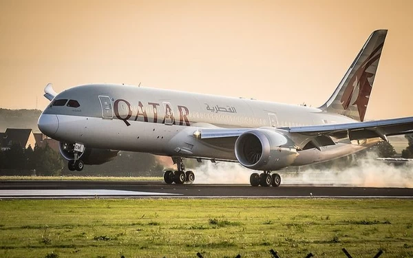Pesawat Qatar Airways Alami Turbulensi Hebat, 12 Orang Terluka