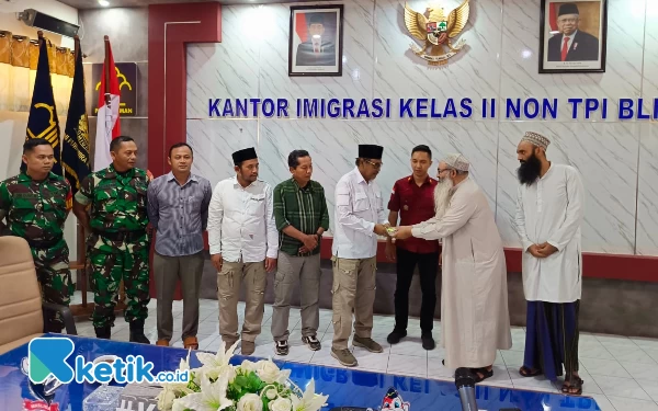 Thumbnail Baznas Salurkan Donasi Dua WNA Pakistan yang Ditahan Imigrasi Blitar