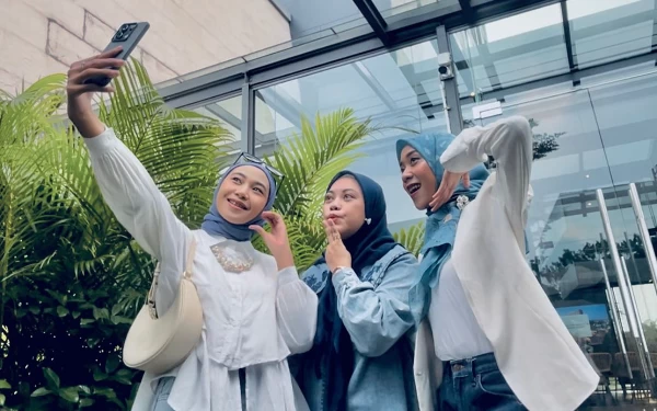 Foto Para influencer Malang Raya sedang berfoto bersama (Foto: Grand Mercure Malang Mirama)