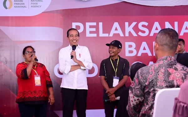 Thumbnail Berita - Jokowi Beri Kuis Sebutkan Pancasila, Mamak Dena sampai Terpeleset