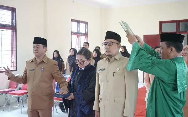 2 Pejabat Administrator di Lingkungan Dinas Dukcapil Asahan Diambil Sumpah Jabatan