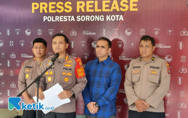 Foto Kombes Pol. Happy Perdana Yudianto, S.I.K., M.H., saat melakukan keterangan pers