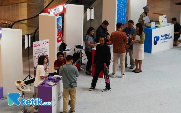 Foto Suasana acara MHExpo 2024 di Atrium Utama (Grand Atrium) Mall Pakuwon, Surabaya. (2/6/2024). (Foto: IHH Healtcare for Ketik.co.id)