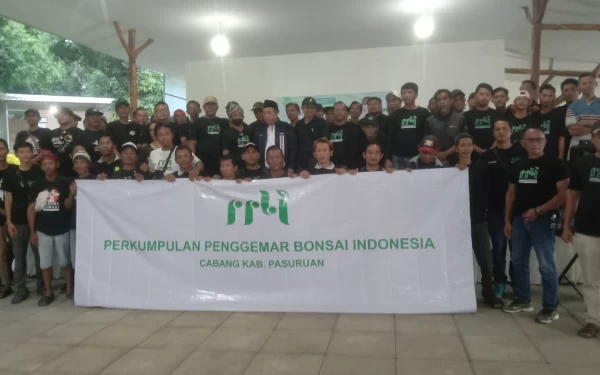 Foto Komunitas Penggemar Bonsai mendeklarasikan dukungannya untuk Gus Mujib