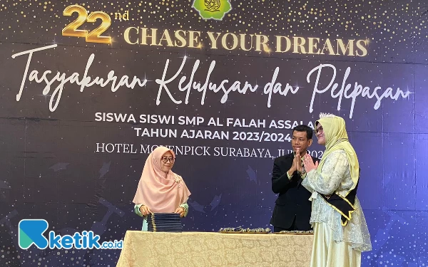 Foto Prosesi Wisuda SMP Al-Falah Assalam di Movenpick. (Foto: Shinta Miranda/Ketik.co.id)