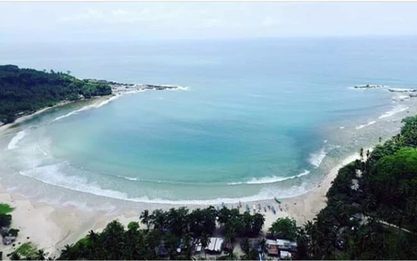 Foto Nampak dari udara Pantai Legon Pari di Kabupaten Lebak (Foto: Pesona Indonesia)