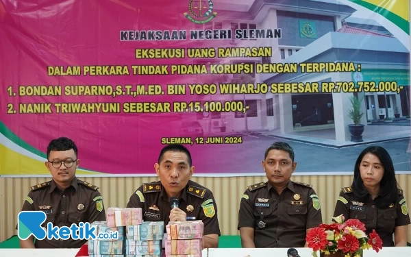 Kejari Sleman Eksekusi Barang Bukti Uang Rampasan Dua Terpidana Perkara Korupsi