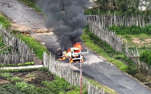 Thumbnail Berita - KKB Dikabarkan Tembak dan Bakar Sopir Angkot di Papua