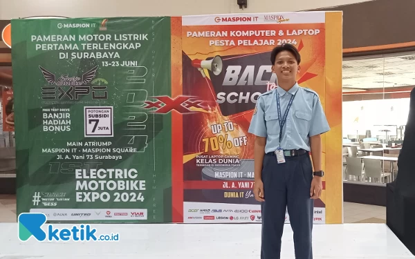 Foto Raihan, siswa SMK Telekomunikasi Darul Ulum Jombang saat berada di pameran listrik Maspion Square Surabaya (Foto: Fatimah/Ketik.co.id)