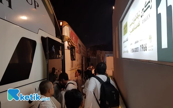 Thumbnail Berita - [Live] Puncak Haji 1445 H: Jemaah Haji Indonesia Bergerak Menuju Arafah untuk Wukuf
