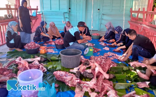 Semangat Berbagi di SDN 14 Simeulue Timur, Sembelih Hewan Kurban