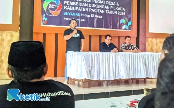 Foto Septian Dwi Cahyo mewakili pegiat desa tengah menyampaikan dukungannya. (Foto: Al Ahmadi/Ketik.co.id)