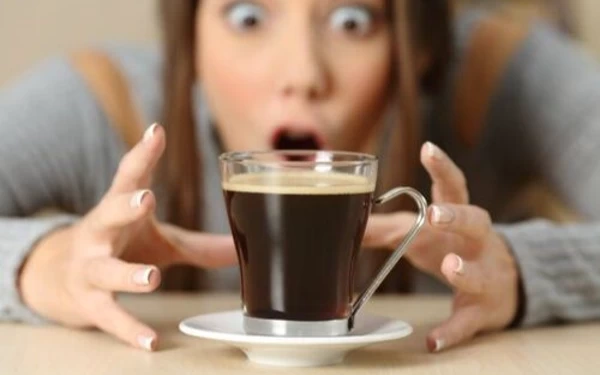 Thumbnail Berita - Bagi Pecinta Kopi, Awas Ini Efek Negatif Terlalu Banyak Kafein untuk Tubuh