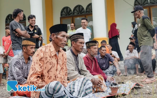 Foto Warga Lingkar tambang penerima Manfaat Kurban (Foto Humas Harita Nickel For Ketik.co.id)