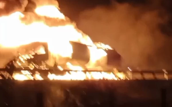 Truk Tangki Terbakar di Tol Ngawi, Pertamina Pastikan Distribusi BBM Tak Terganggu