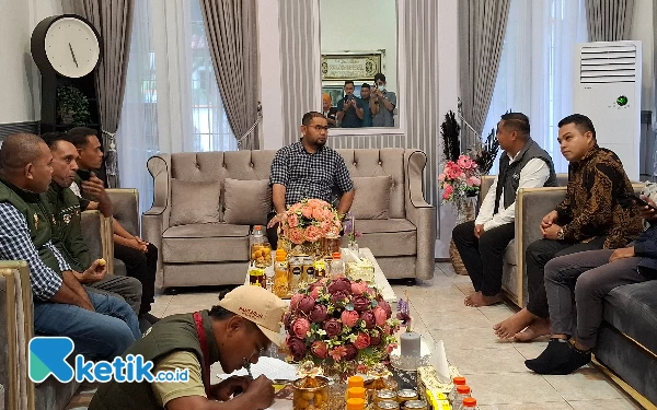 Foto Jajaran Bawaslu dan KPU bertatap muka dengan Bupati Bassam