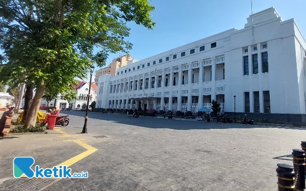 Foto Kemegahan gedung internatio di zona Eropa. (Foto: Husni Habib/Ketik.co.id)