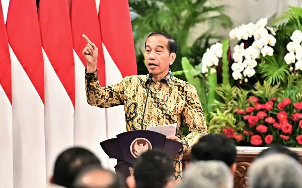 Thumbnail Berita - Jokowi Panggil Menteri dan Kepala Lembaga Evaluasi Penyerangan Pusat Data Nasional