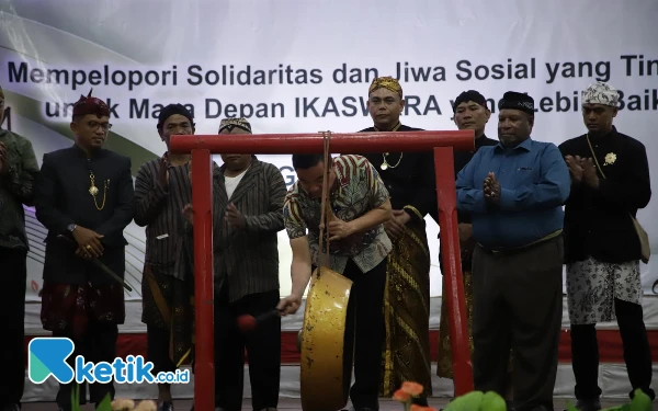 Thumbnail Berita - Bupati Freddy Thie Menginspirasi Kolaborasi dan Solidaritas di Pemilihan Ketua Ikaswara