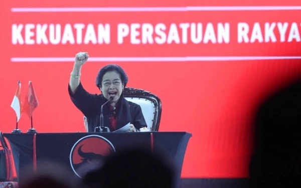 Thumbnail Berita - Megawati Resmi Perpanjang Masa Kepengurusan PDIP Hingga 2025, Ganjar dan Ahok Jadi Wajah Baru