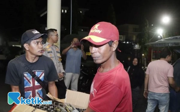 Thumbnail Berita - Satreskrim Polres Situbondo Grebek Penjual Miras di Wilayah Kecamatan Arjasa dan Asembagus
