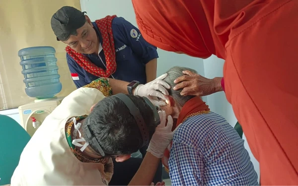 YBSI Hadirkan Layanan Kesehatan untuk 587 Orang di Ponpes Wasilatul Huda Madiun