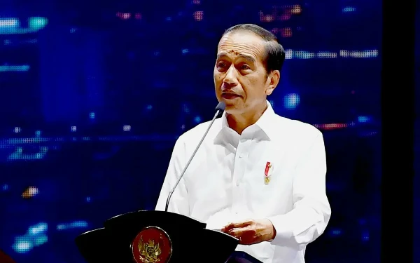 Thumbnail Berita - Tanggapan Jokowi Soal Petisi Mundurkan Kominfo Usai PDNS Terbobol