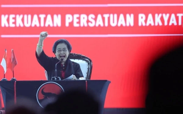 Thumbnail Megawati Resmi Perpanjangan Kepengurusan PDIP Hingga 2025, Ganjar dan Ahok Jadi Wajah Baru