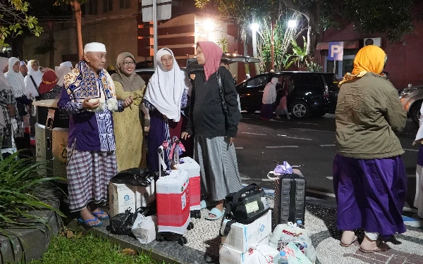 Thumbnail Berita - Empat Kloter Jemaah Haji Tiba di Kabupaten Kediri, Beberapa Masih Dirawat di Arab Saudi