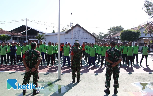 Thumbnail Berita - Warga Binaan Lapas I Madiun Jalani Pembinaan Fisik dan Wawasan Kebangsaan