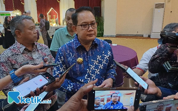 Thumbnail Berita - Tiga Pimpinan DPRD Jatim Tersangka, Pj Gubernur: Pembahasan APBD Jalan Terus