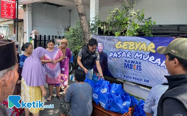 Thumbnail Resmi Mundur, Relawan Wahyu Hidayat Langsung Sebar Sembako Murah