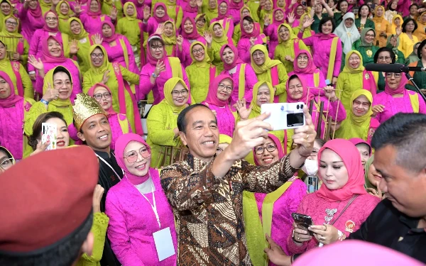 Thumbnail Berita - Ini Pesan Jokowi di Peringatan Hari Kebaya Nasional 2024