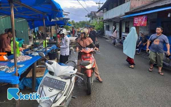 Pedagang Ikan Keluhkan Banyaknya Lapak di Luar Gedung Pasar Inpres Simeulue