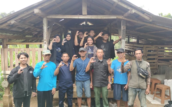 Atasi Masalah Kotoran Hewan, Mahasiswa KKNT Inovasi IPB Adakan Penyuluhan Pembuatan Pupuk Kompos