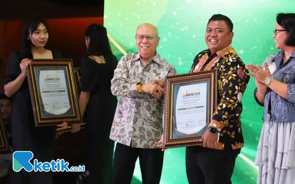 Thumbnail Berkomitmen Tinggi dalam Program Sosial dan Lingkungan Perusahaan, PT Pupuk Kujang Raih TJSL & CSR Award 2024