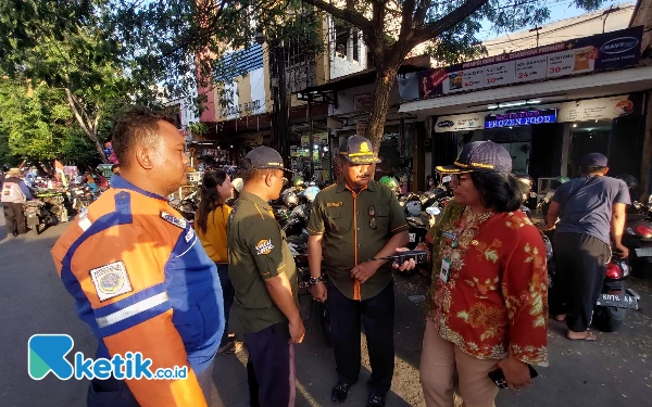 Dishub Surabaya Tangkap 2 Jukir Liar di Stasiun Pasar Turi