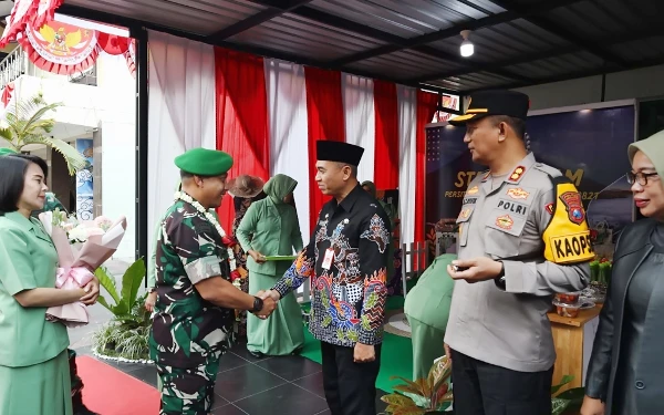 Thumbnail Berita - Sinergitas dengan TNI, Sekda Lumajang Berharap Perkuat Keamanan