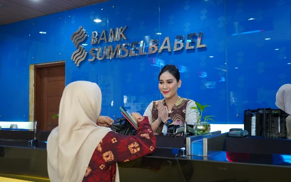 Thumbnail Dukung Industri Tekstil Lokal, Bank Sumsel Babel Wajibkan Karyawan Kenakan Baju Motif Jumputan